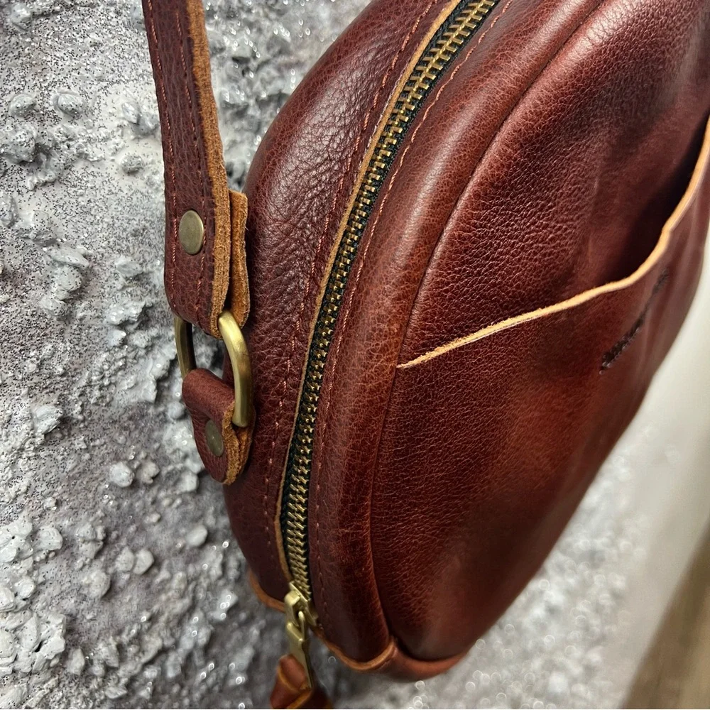 547 Portland Leather  Circle Crossbody Bag w/ mini envelope wallet - Picture 8 of 16